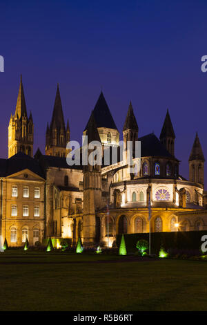 Francia, regione della Normandia, Dipartimento di Calvados, Caen, l'Abbaye aux Hommes abbazia e Eglise St-Etienne chiesa Foto Stock