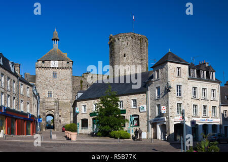 Francia, regione della Normandia, Manche Department, Bricquebec, castello del XIV secolo Foto Stock