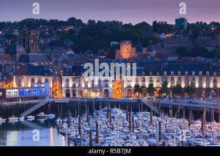 Francia, regione della Normandia, dipartimento Seine-Maritime, Dieppe del Port de Plaissance Harbour Foto Stock