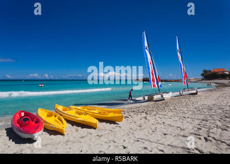 Cuba, provincia di Matanzas, Varadero, spiaggia di Varadero, le imbarcazioni da diporto Foto Stock