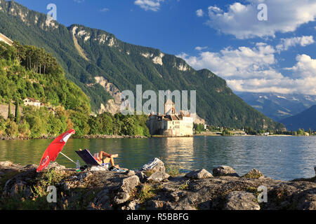 La Svizzera, Vaud, Montreaux, Castello di Chillon e il Lago di Ginevra (Lac Leman) Foto Stock