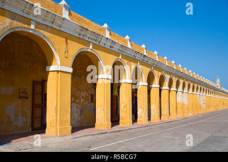 La Colombia, Bolivar, Cartagena de Indias, Las Bovedas, - dungeons costruito nelle mura ormai craft e negozi di souvenir Foto Stock