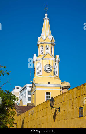 La Colombia, Bolivar, Cartagena de Indias, Plaza de La Coches, precedentemente noto come Plaza de Esclavo - schiavi Plaza, Portal de les Dulces - Torre dell'orologio Foto Stock
