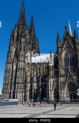 Colonia, Germania. Facciata della cattedrale, lato sud. Foto Stock