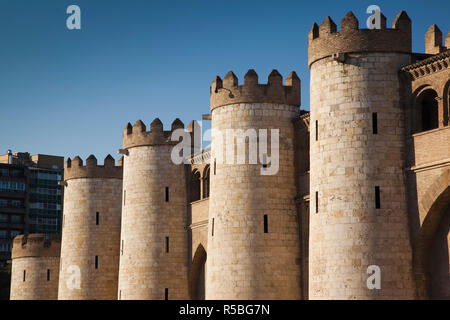 Spagna, regione di Aragona, provincia di Zaragoza, Zaragoza, il Castillo de la Aljafería, 11esimo secolo Palazzo islamico Foto Stock