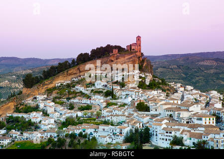 Montefrio all'alba, Andalusia, Spagna Foto Stock