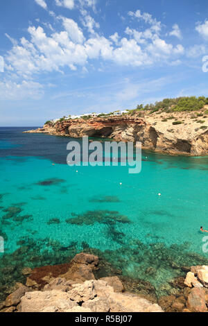 Isole Baleari Spagna, Ibiza, Cala Codolar Beach Foto Stock