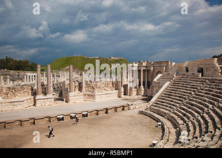 Israele, la Galilea, Beit She-An, Beit She-An National Park, di epoca romana le rovine, il grande teatro Foto Stock