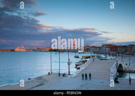 Riva degli Schiavoni e Bacino di San Marco, Venezia, Italia Foto Stock