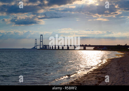 Il ponte est come si vede da Korsor, Danimarca e Scandinavia. Foto Stock