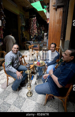 L'Egitto, al Cairo, quartiere islamico, Bazaar di Khan el Khalili Foto Stock