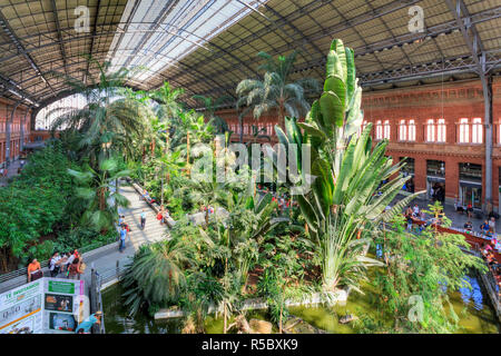 Spagna, Madrid, la stazione ferroviaria di Atocha (Estacion de Atocha) Foto Stock