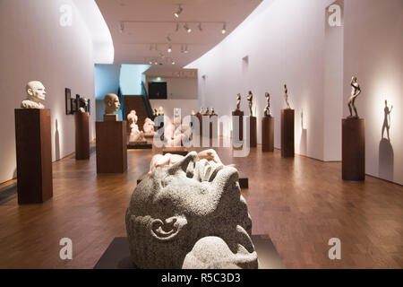 Estonia, Tallinn, area di Kadriorg, KUMU, Museo d'Arte di Estonia, annegamento uomo scultura, c. 1931 Foto Stock