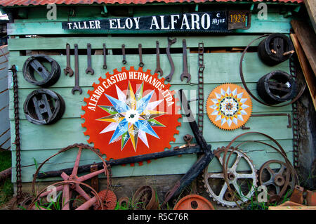 Costa Rica, Sarchi, Don Eloy Alfaro Oxcart fabbrica, 1920, utensile e ferro battuto Display Foto Stock