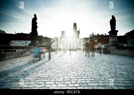 Charles Bridge, Praga, Sito Patrimonio Mondiale dell'UNESCO, Repubblica Ceca Foto Stock