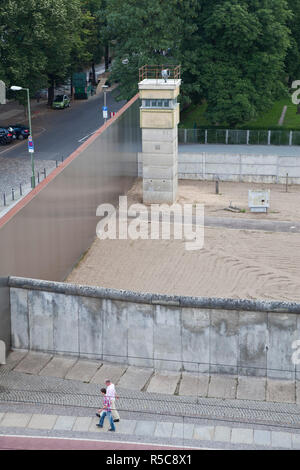 Memoriale del Muro di Berlino su Bernauer Strasse, Berlino, Germania Foto Stock