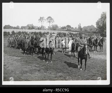 Una sezione di segnale al lavoro [Merville, Francia]. Il 31 luglio 1915. Record dell'esercito indiano in Europa durante la Prima Guerra Mondiale. Xx secolo, 1915. Gelatina stampe d'argento. Fonte: Foto 24/(203). Autore: Girdwood, H. D. Foto Stock