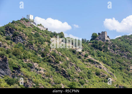 Valle del Reno, Germania. Sterrenberg Castello sulla sinistra, Liebenstein castello sulla destra.. Foto Stock