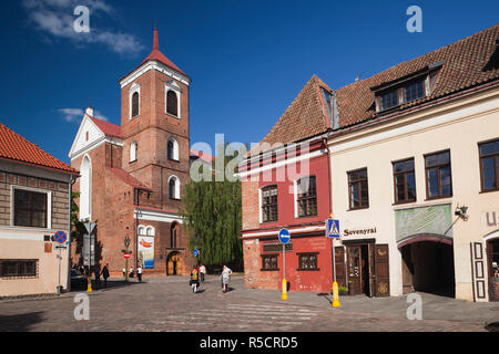 La lituania, Centrale della Lituania, Kaunas, la Town Hall Square, Sts. Pietro e Paolo cattedrale Foto Stock