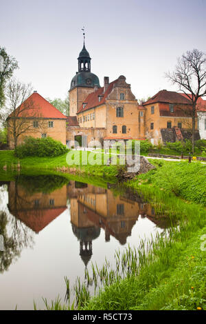 La lettonia, al nord-est della Lettonia, Regione di Vidzeme, Gauja National Park, Straupe, Lielstraupe castello del XIV secolo Foto Stock