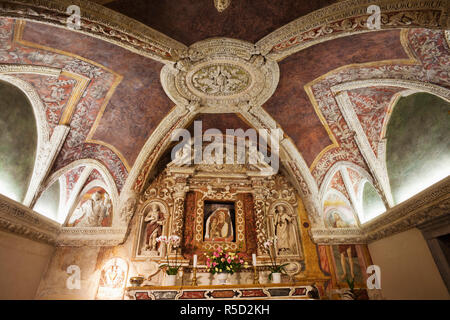 L'Italia, Lombardia, Lago di Garda, Simione, interno di Santa Maria del Ponte Chiesa Foto Stock