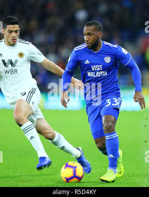 Cardiff, Galles, UK. 30 Nov 2018. Junior Hoilett di Cardiff City durante il match di Premier League tra Cardiff City e Wolverhampton Wanderers al Cardiff City Stadium di Cardiff, Galles il 30 novembre 2018. Foto di Dave Peters. Solo uso editoriale, è richiesta una licenza per uso commerciale. Nessun uso in scommesse, giochi o un singolo giocatore/club/league pubblicazioni. Credit: UK Sports Pics Ltd/Alamy Live News Foto Stock