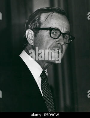 Nov. 11, 1979 - New York Hilton Hotel di New York City. Candidato presidenziale repubblicano George Bush ha indirizzato una prima colazione di fund-raiser qui a New York. Il sig. Bush era il direttore del CTA in Amministrazione Ford ed è un ex ambasciatore presso le Nazioni Unite (credito Immagine: © Keystone Press Agency/Keystone USA via ZUMAPRESS.com) Foto Stock