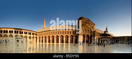 In Siria, a Damasco, antica città, Umayyad moschea, cortile principale Foto Stock