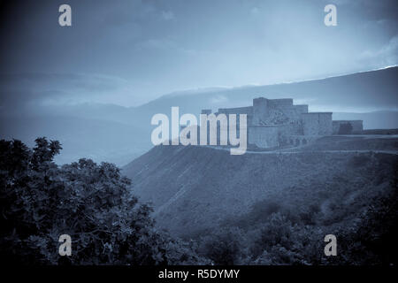 Siria, crusader il castello di Krak des Chevaliers (Qala'at al Hosn), un sito UNESCO Foto Stock