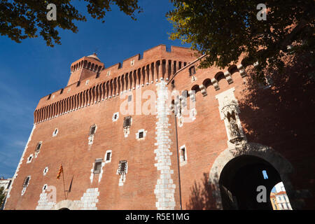 France, Languedoc-Roussillon, Dipartimento Pyrenees-Orientales, Perpignan, Le Castillet-Casa Pairal Foto Stock