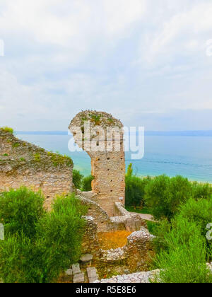 Rovine di Grotte di Catullo, villa romana a Sirmione sul Lago di Garda Foto Stock