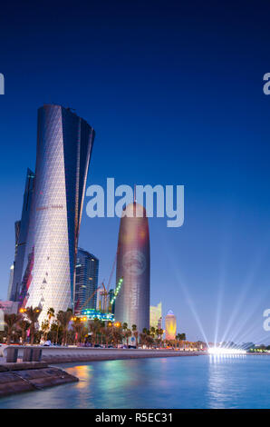 Il Qatar Doha, Al Bidda e torre Burj Qatar Foto Stock