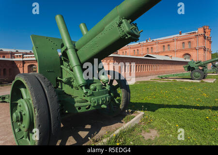 La Russia, San Pietroburgo, Kronverksky isola, museo di Artiglieria, cannone Foto Stock