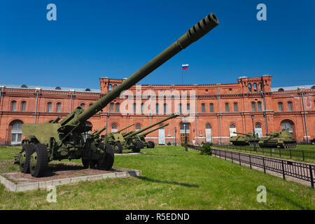 La Russia, San Pietroburgo, Kronverksky isola, museo di Artiglieria, cannone Foto Stock