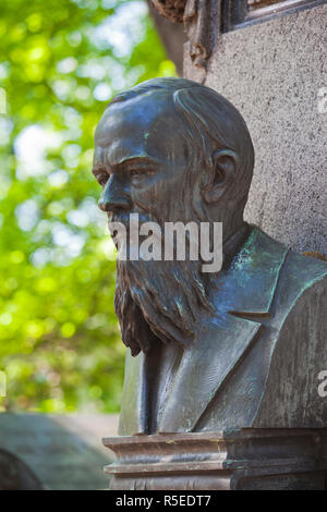 La Russia, San Pietroburgo, Vosstaniya, Tikhvin cimitero, tomba di Fëdor Dostoevskij, scrittore Foto Stock