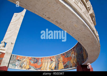 La Mongolia Ulaanbaatar, Zaisan Memorial, costruito dai russi per commemorare il soldato sconosciuto ed eroi formare varie guerre Foto Stock