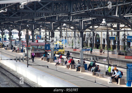 Vecchia Stazione Ferroviaria principale (ora KTM Komuter Station), Kuala Lumpur, Malesia Foto Stock