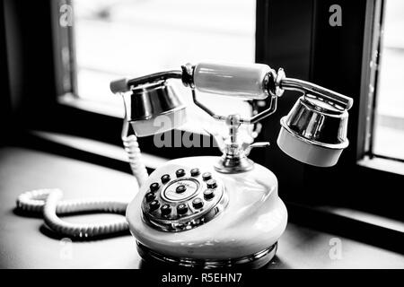 Vintage telefono con facciata di perla Foto Stock