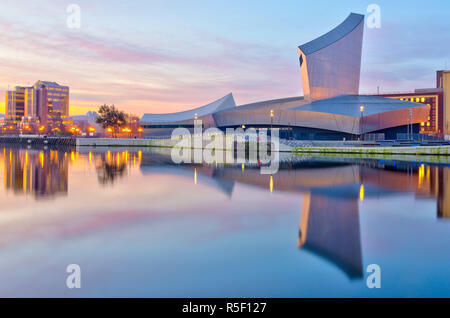 Regno Unito, Inghilterra, Greater Manchester, Salford, Salford Quays, Imperial War Museum North Foto Stock
