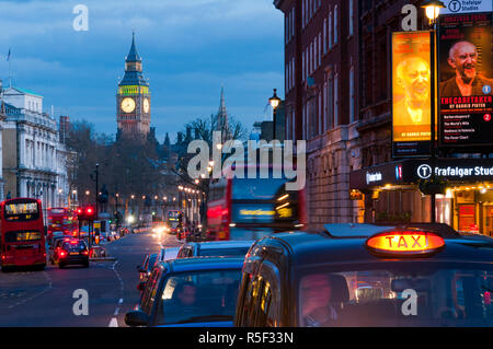 UK, Londra, Whitehall, il Big Ben e le Camere del Parlamento Foto Stock