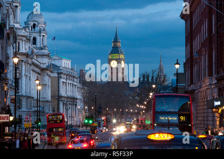 UK, Londra, Whitehall, il Big Ben e le Camere del Parlamento Foto Stock