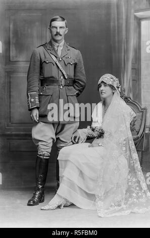 Il 4 settembre 1917. Principali H. L. Moiré del Cheshire reggimento dell'Esercito britannico il giorno del suo matrimonio. Fotografia scattata dal famoso London studi fotografici di Alexander Bassano. Foto Stock