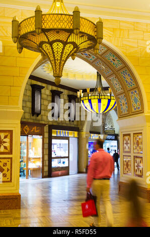 I UAE Dubai, Centro commerciale di Dubai e Suk dorato Foto Stock