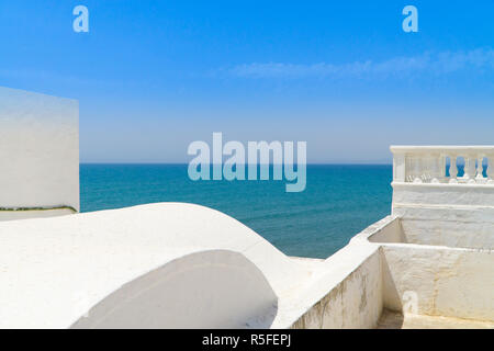 La vista dal balcone di casa nella medina di hammamet sul mare mediterraneo Foto Stock