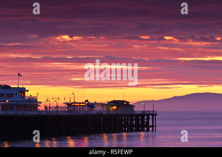 Stati Uniti, California, Central Coast, Santa Cruz, pontile comunale, alba Foto Stock