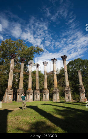 Stati Uniti d'America, Mississippi, Port Gibson-zona, Windsor rovine, colonne in piedi da ex plantation house Foto Stock