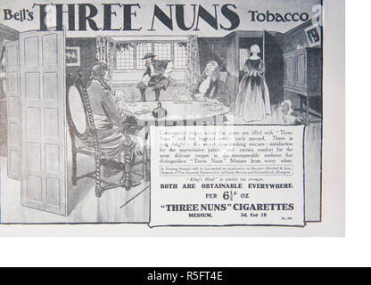 Un annuncio pubblicitario per la campana di tre monache di tabacco e di sigarette. Da un vecchio rivista britannica dal periodo 1914-1918. Foto Stock