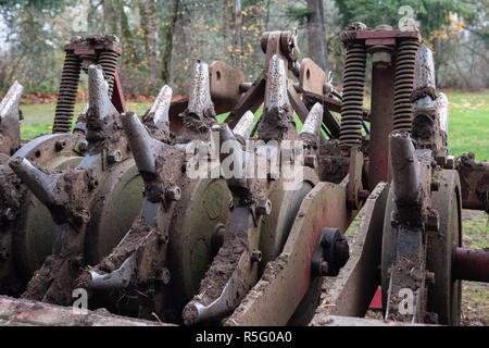 Industriale pesante di scavo del terreno le attrezzature utilizzate per la circolazione su strada e per via di costruzione. Foto Stock