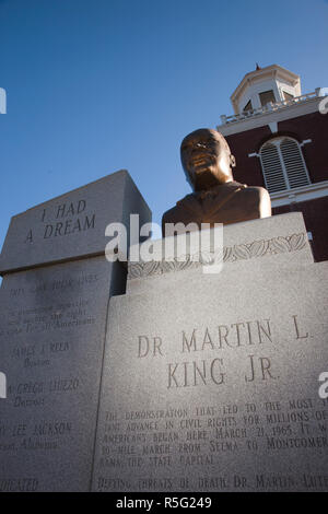 Stati Uniti d'America, Alabama, Selma, Cappella marrone AME Chiesa, Diritti Civili lotta sito, busto di Rev. Martin Luther King Jr. Foto Stock