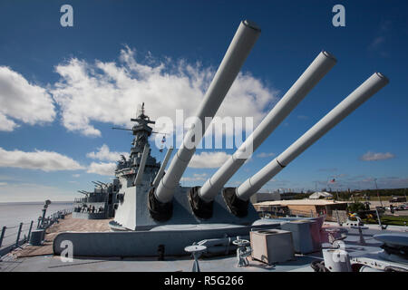 Stati Uniti d'America, Alabama, Mobile Battleship Memorial Park, Guerra Mondiale 2-ser Corazzata USS Alabama, 16-inch cannon Foto Stock